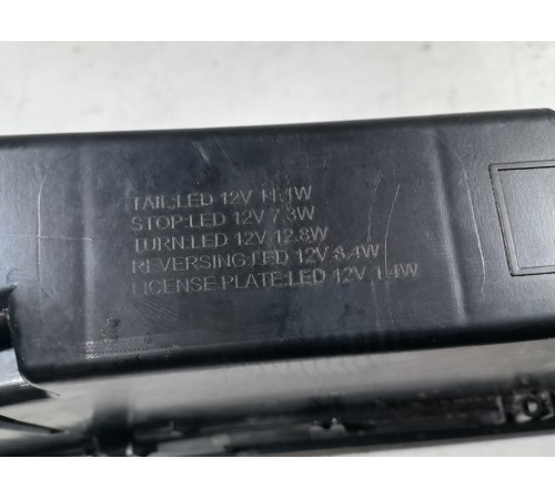 Фонарь комбинированный двери крышки багажника