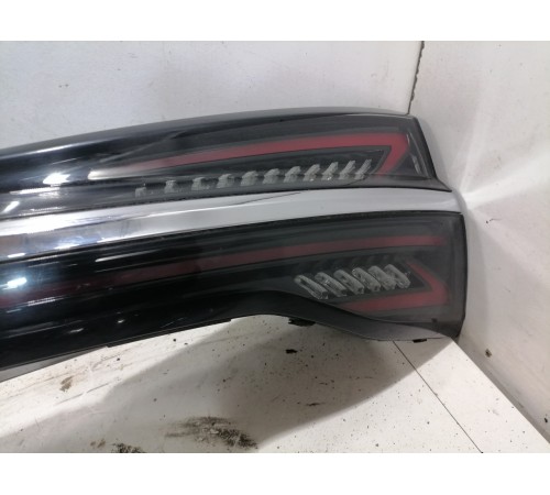 Фонарь комбинированный двери крышки багажника