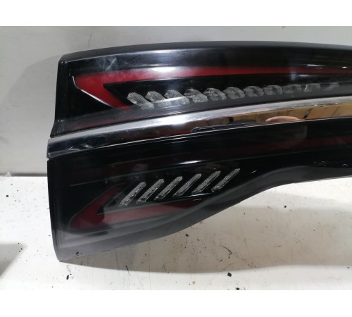 Фонарь комбинированный двери крышки багажника