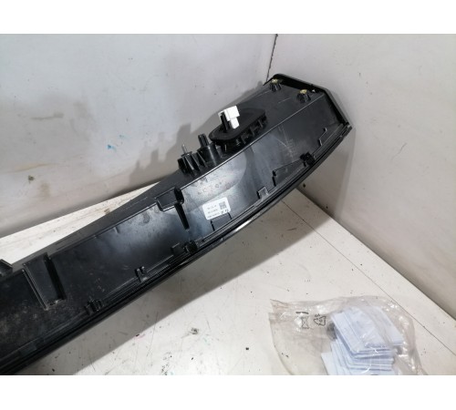 Фонарь комбинированный двери крышки багажника