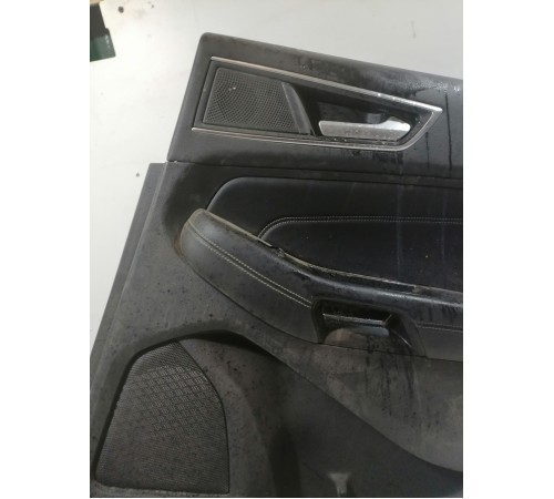 Обшивка двери задняя правая