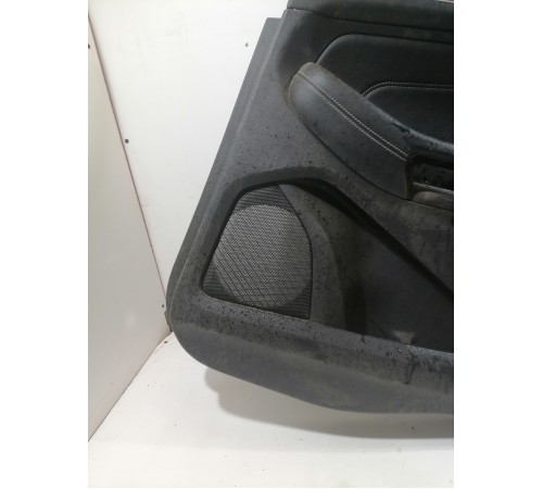 Обшивка двери задняя правая