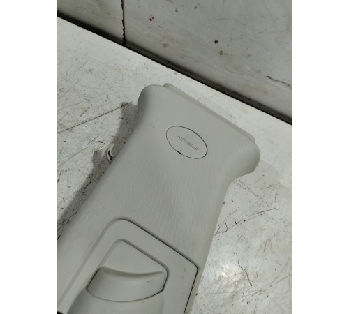 Обшивка центральной стойки левая верхняя