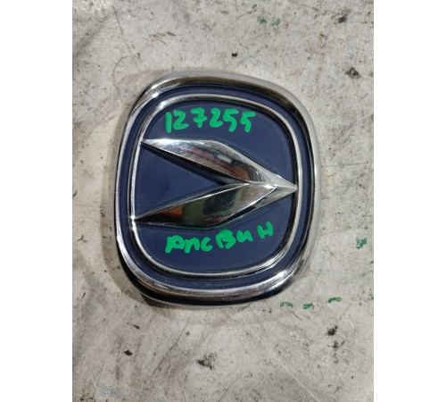 Эмблема решетки радиатора