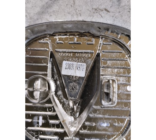 Эмблема решетки радиатора