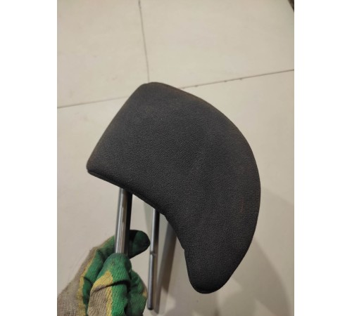 Подголовник (задний)