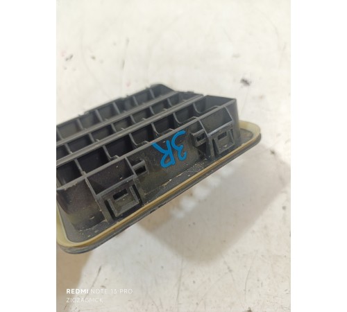 Решетка вентиляции задняя правая