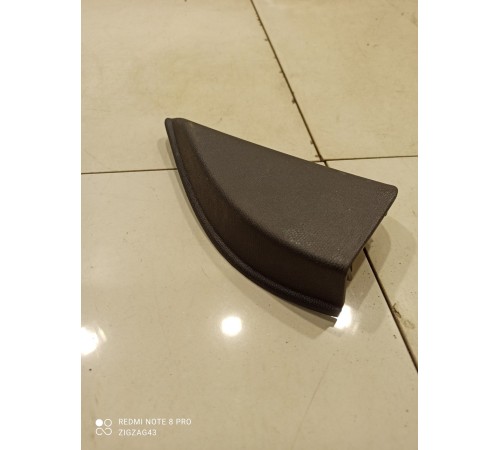 Уголок двери (задний, левый)