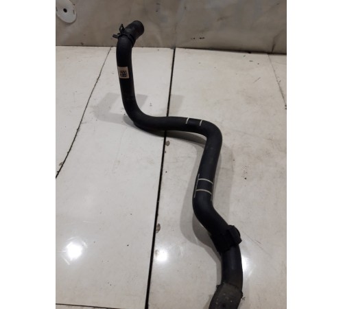 Патрубок системы охлаждения