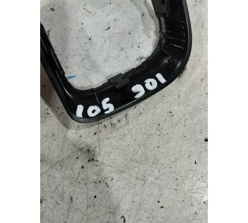 Накладка торпедо центральная декоративная