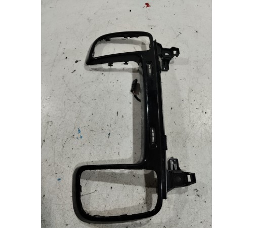 Накладка торпедо центральная декоративная