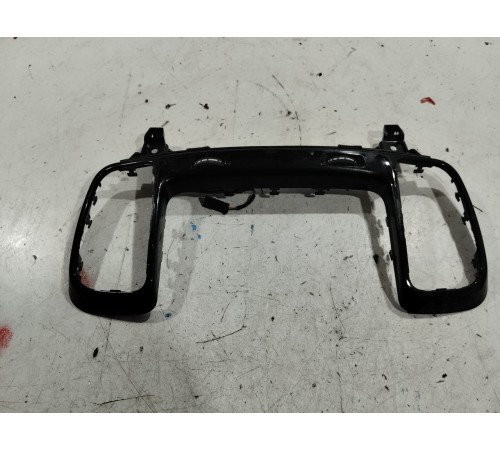 Накладка торпедо центральная декоративная