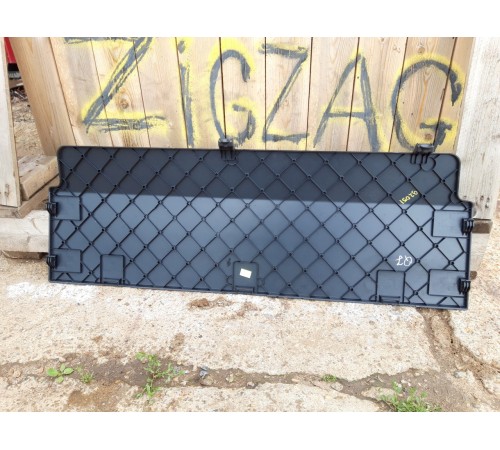 Накладка пола багажника