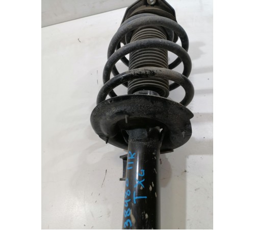 Амортизатор подвески передний правый в сборе