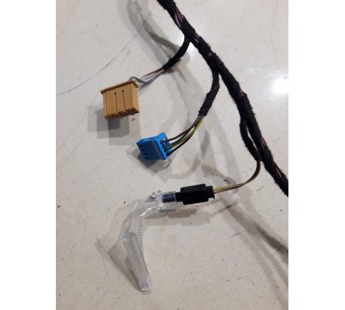 Электропроводка обшивки двери(передняя левая)