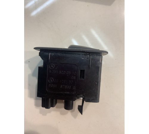 Кнопка стеклоподъемника (задняя, правая)