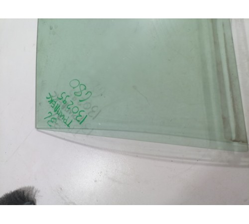 Стекло двери заднее левое