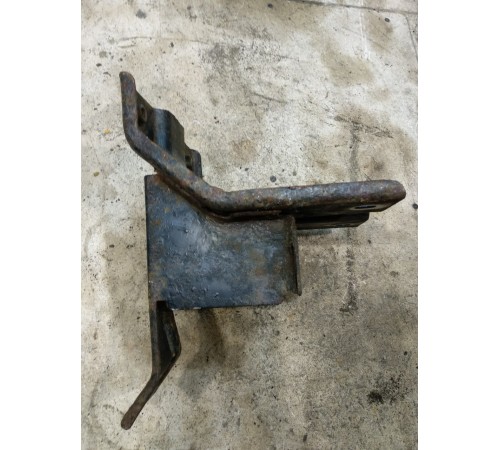 Кронштей площадки аккуммулятора