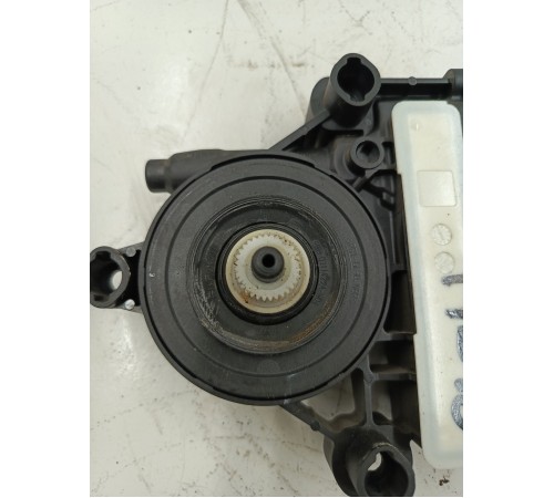 Моторчик стеклоподъемника задний левый