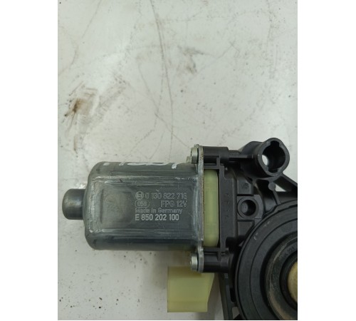 Моторчик стеклоподъемника задний левый