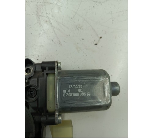 Моторчик стеклоподъемника задний левый