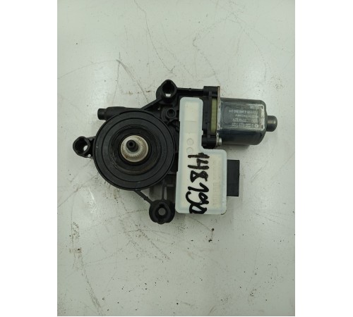 Моторчик стеклоподъемника задний левый