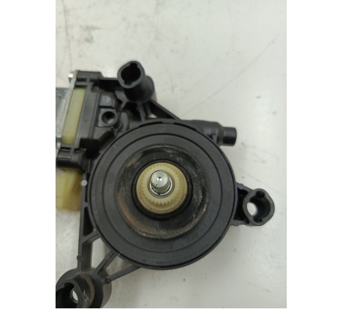 Моторчик стеклоподъемника задний левый