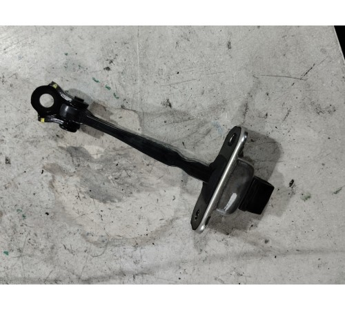 Ограничитель двери передний левый