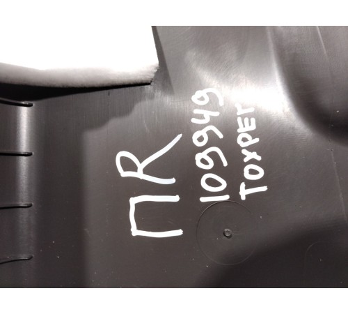 Обшивка центральной стойки(правая верхняя)