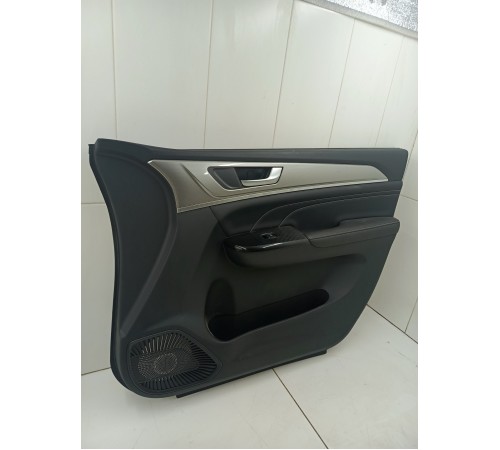 Обшивка двери передняя правая