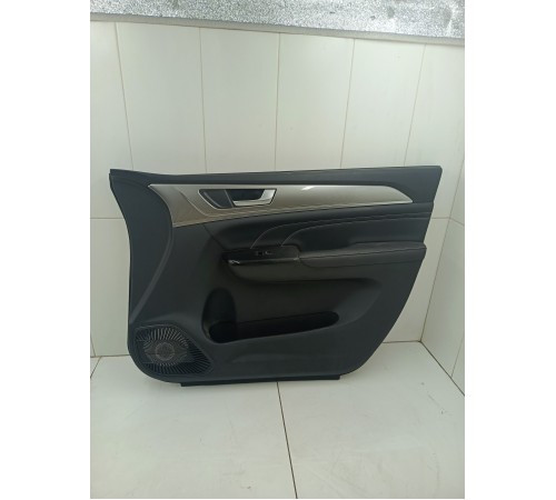 Обшивка двери передняя правая