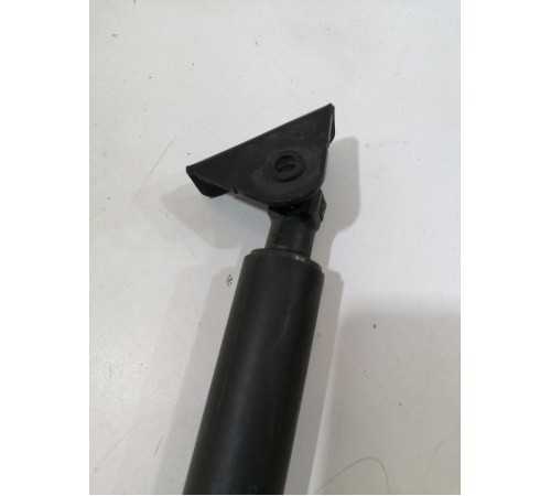 Амортизатор крышки багажника правый