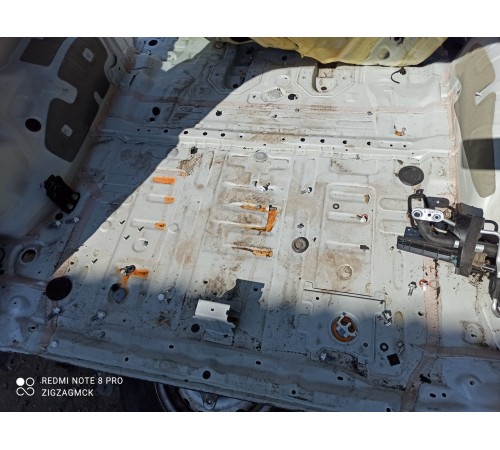 Ниша запасного колеса (пол кузова)