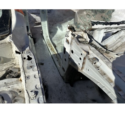 Лонжерон передний правый