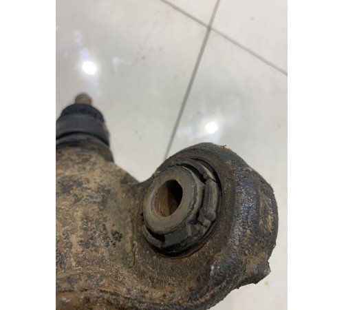 Поворотый кулак (задний, правый)