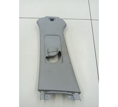 Обшивка центральной стойки левая верхняя