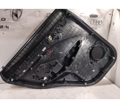 Обшивка двери задняя правая