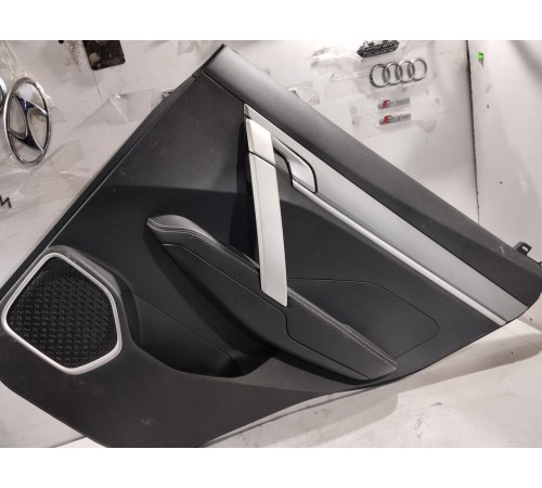 Обшивка двери задняя правая