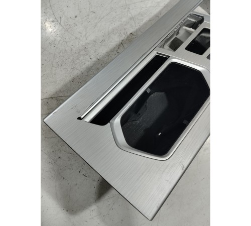 Накладка декоротивная центральной консоли