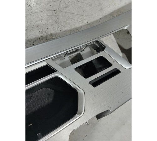 Накладка декоротивная центральной консоли