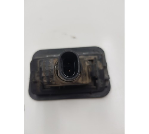 Плафон освещения номерного знака левый