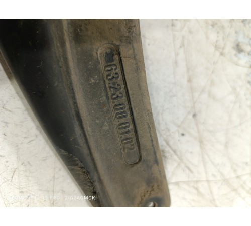 Брызговик передний правый