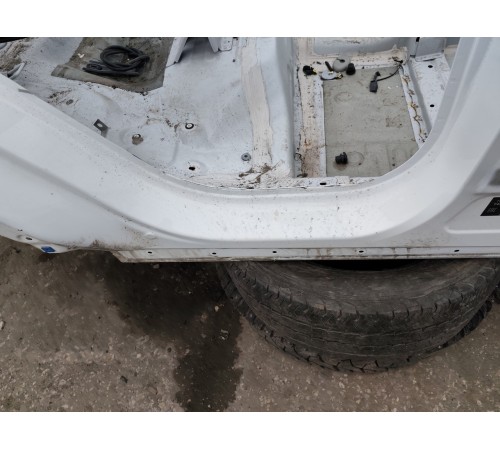 Порог со стойкой правый