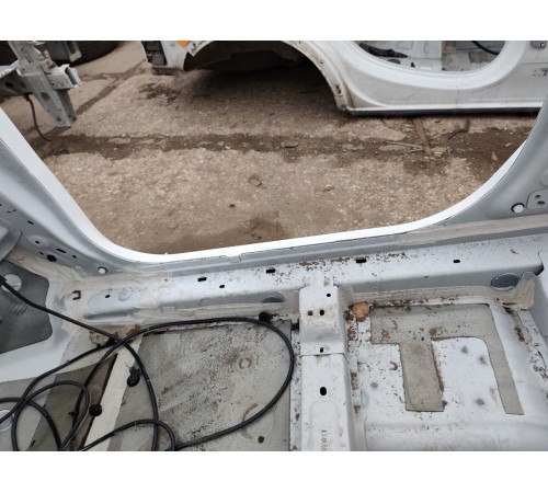 Порог со стойкой правый