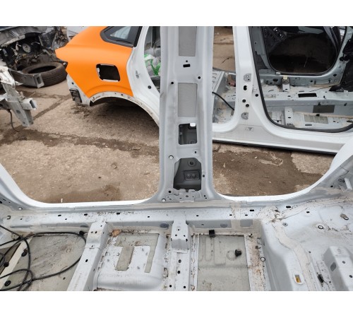 Порог со стойкой правый