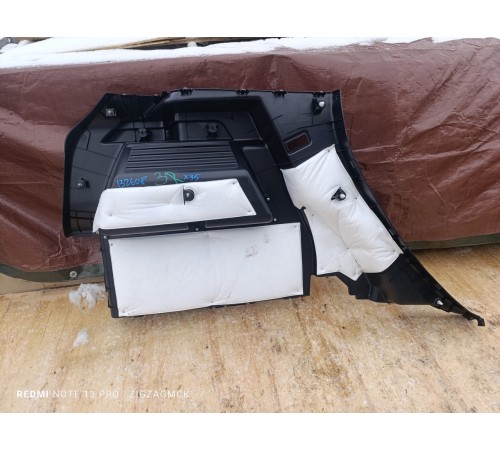 Обшивка багажника правая