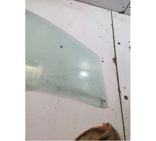 Стекло двери переднее правое