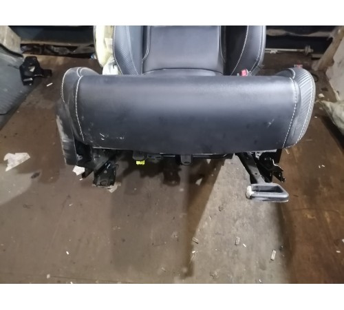 Сиденье переднее правое