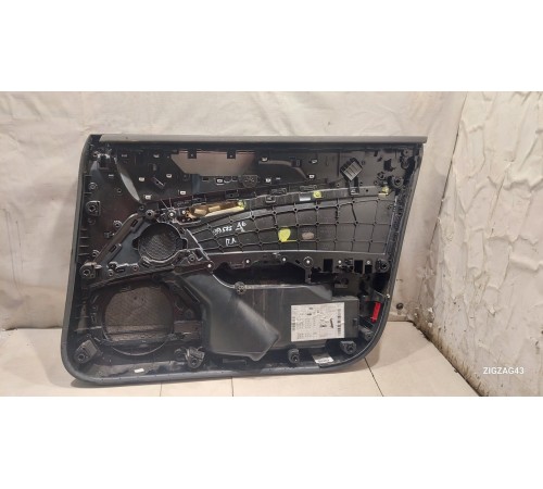 Обшивка двери передняя левая