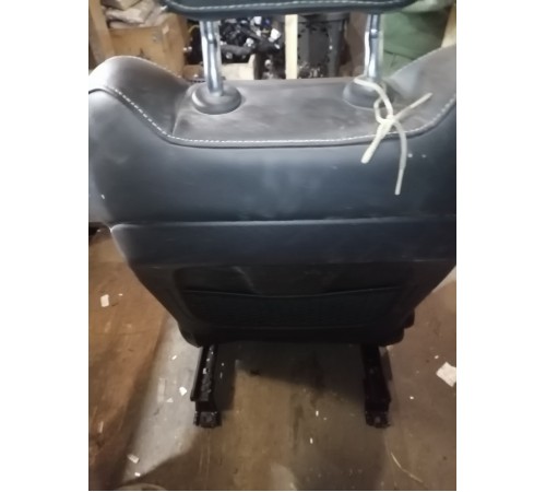 Сиденье переднее правое